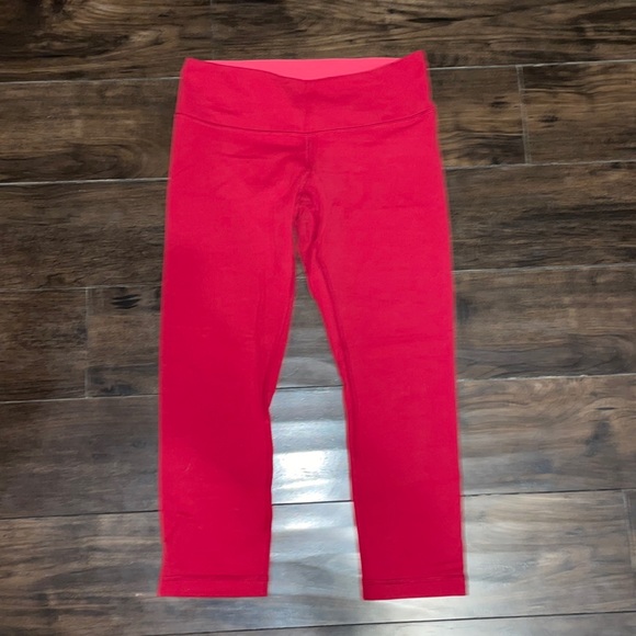 lululemon athletica Pants - Red lululemon cropped leggings